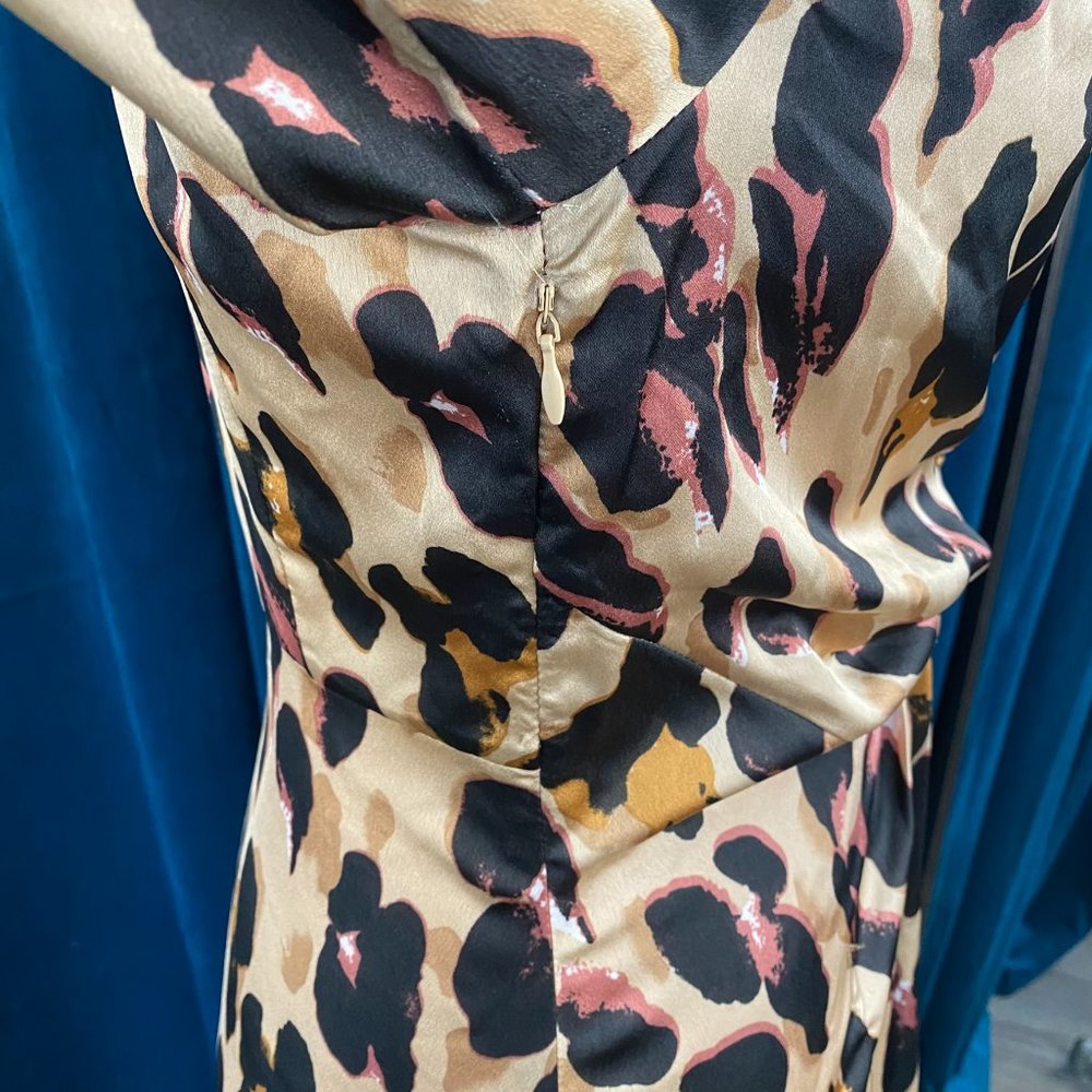 Pretty Little Thing  Leopard Asymmetric Hem Plunge Satin Dress - Picture 12 of 12